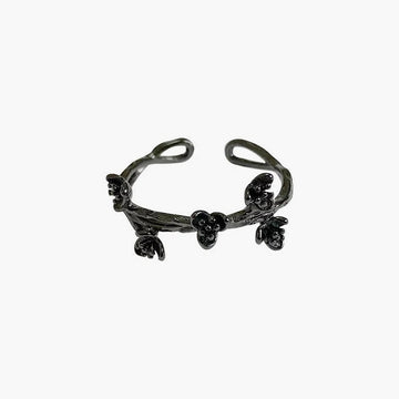 Black Flowers Aesthetic Ring