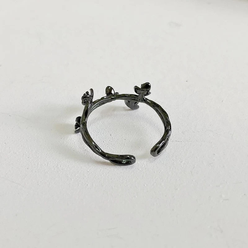 Black Flowers Aesthetic Ring Black Flowers Aesthetic Ring