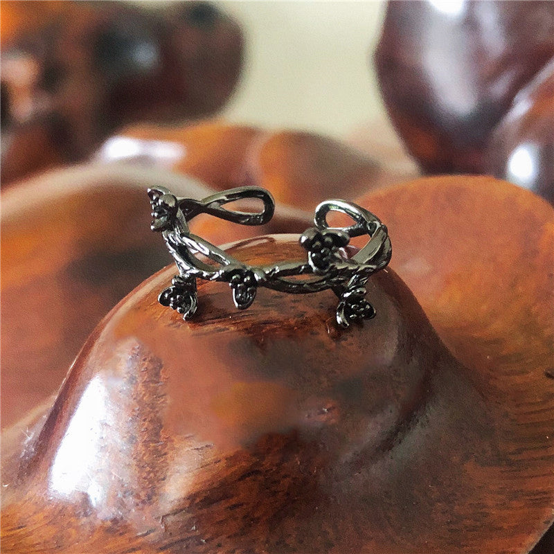 Black Flowers Aesthetic Ring Black Flowers Aesthetic Ring
