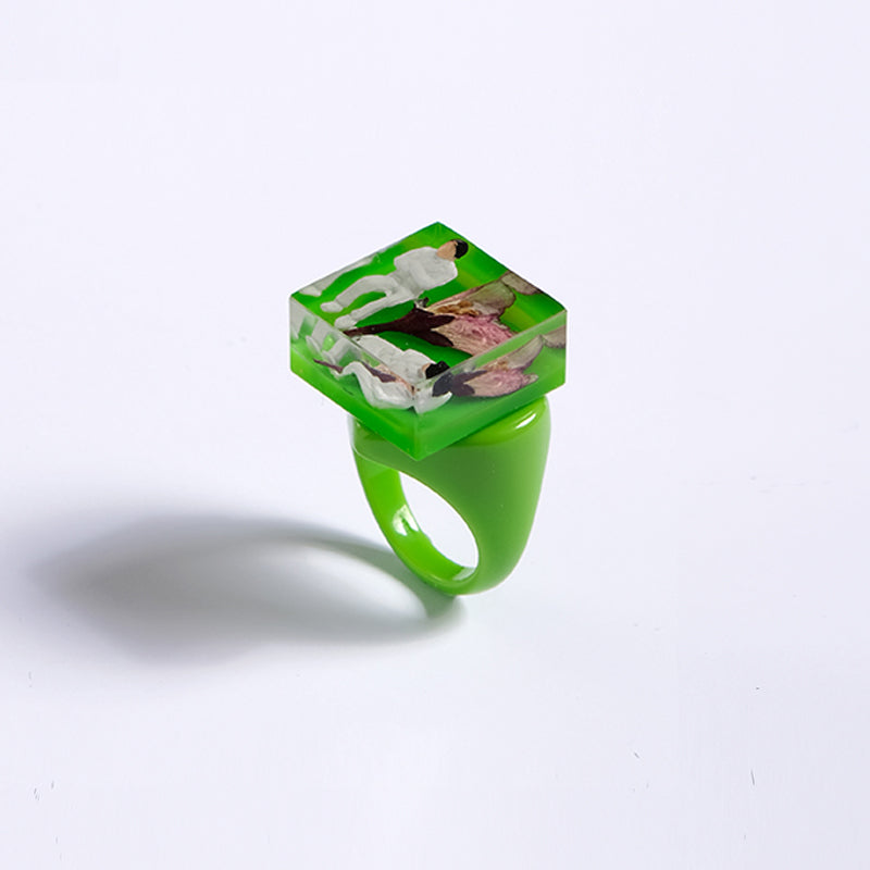 Epoxy People Sitting in a Small Room Ring Epoxy People Sitting in a Small Room Ring