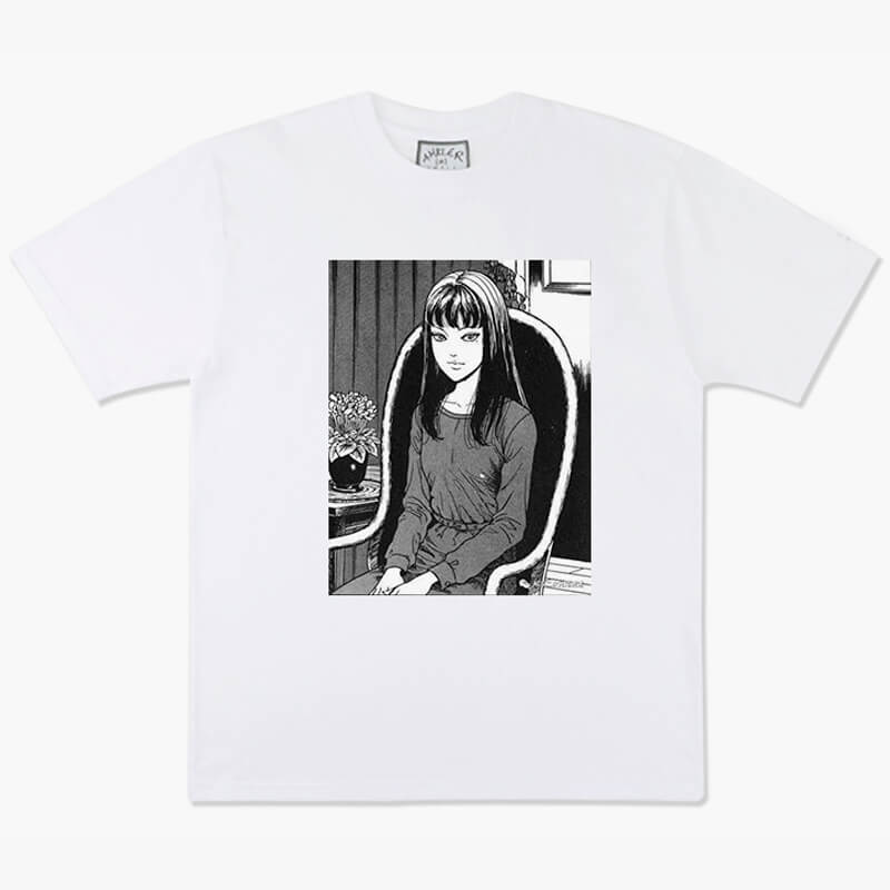Horror Aesthetic Junji Ito Tomie Sitting and Staring T-Shirt Horror Aesthetic Junji Ito Tomie Sitting and Staring T-Shirt