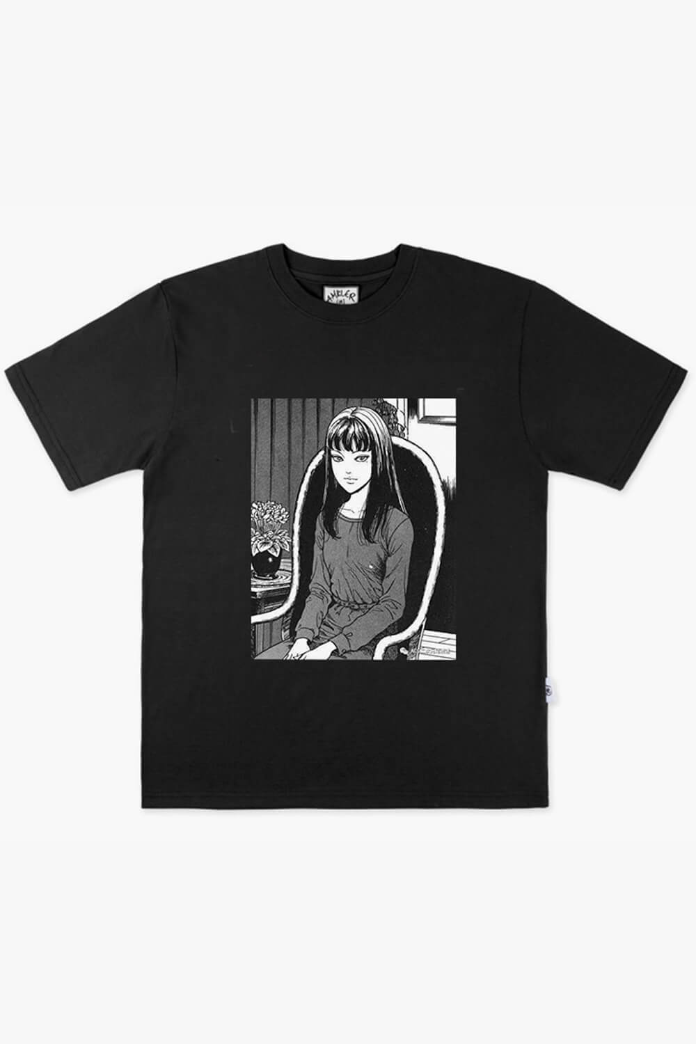 Horror Aesthetic Junji Ito Tomie Sitting and Staring T-Shirt Horror Aesthetic Junji Ito Tomie Sitting and Staring T-Shirt