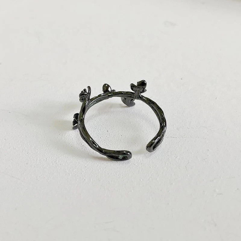 Black Flowers Aesthetic Ring